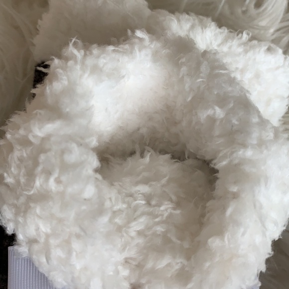 HP🎉🎉UGG Fleece-Lined Socks - Picture 4 of 4